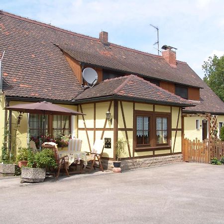 Gaestehaus "Gisela" Im Fuerstlichen Fischhaus Schillingsfuerst ภายนอก รูปภาพ