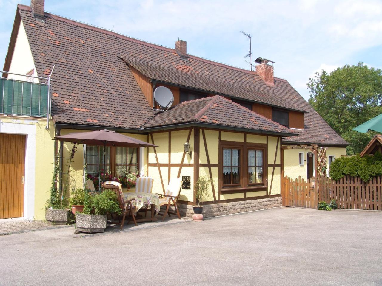 Gaestehaus "Gisela" Im Fuerstlichen Fischhaus Schillingsfuerst ภายนอก รูปภาพ