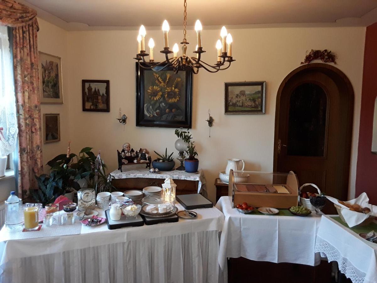 Gaestehaus "Gisela" Im Fuerstlichen Fischhaus Schillingsfuerst ภายนอก รูปภาพ