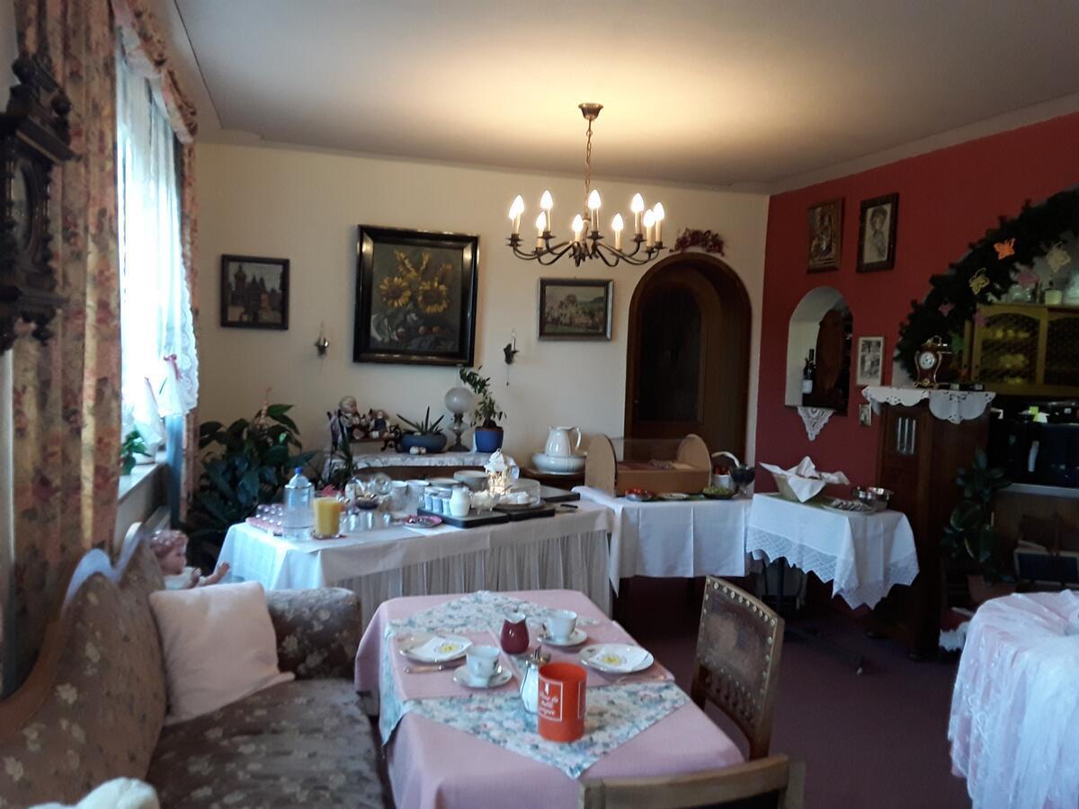 Gaestehaus "Gisela" Im Fuerstlichen Fischhaus Schillingsfuerst ภายนอก รูปภาพ