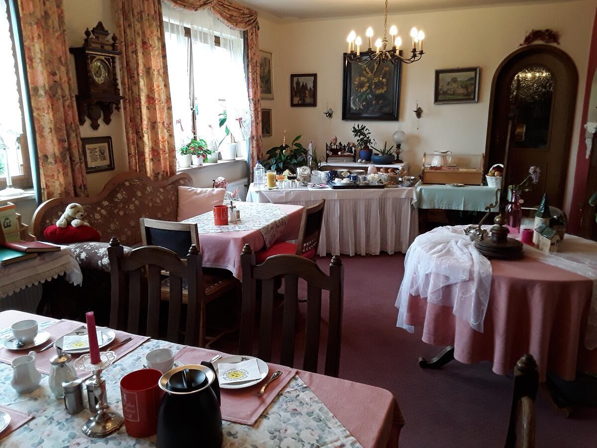 Gaestehaus "Gisela" Im Fuerstlichen Fischhaus Schillingsfuerst ภายนอก รูปภาพ